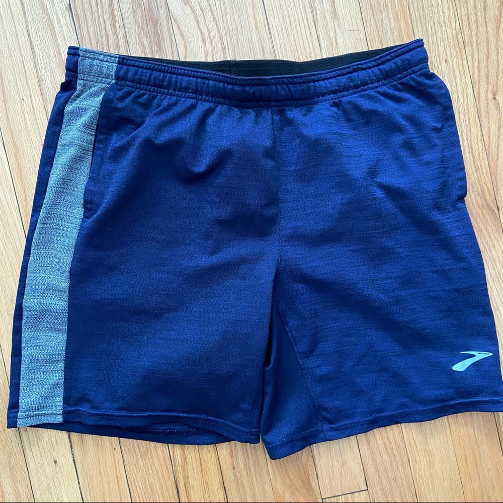 Brooks running shorts - large